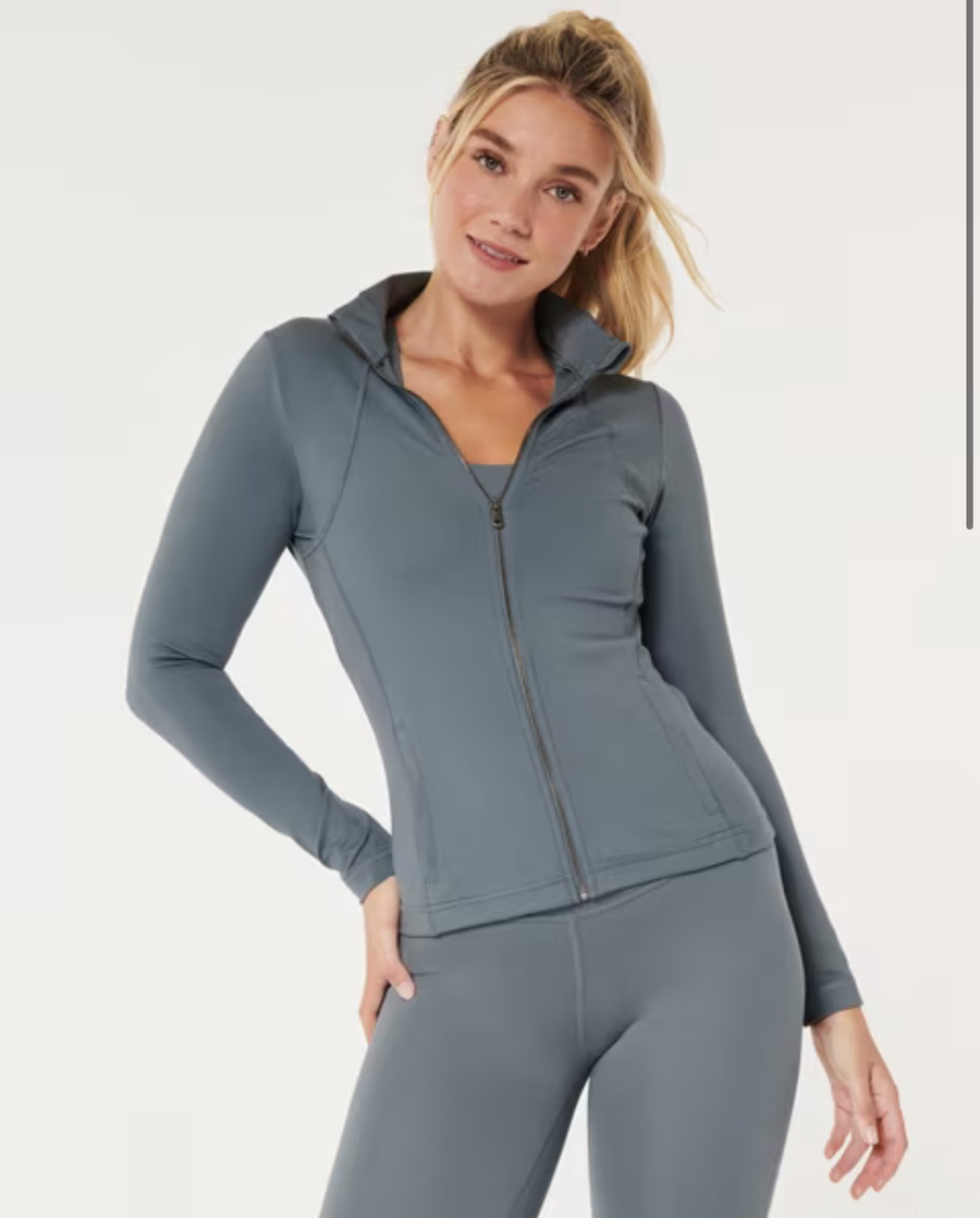 Gilly Hicks active recharge set