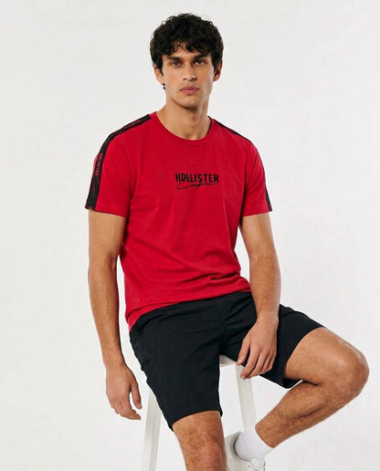 تيشيرت هوليستر بقصة Crew من القطن بنمط رسومي